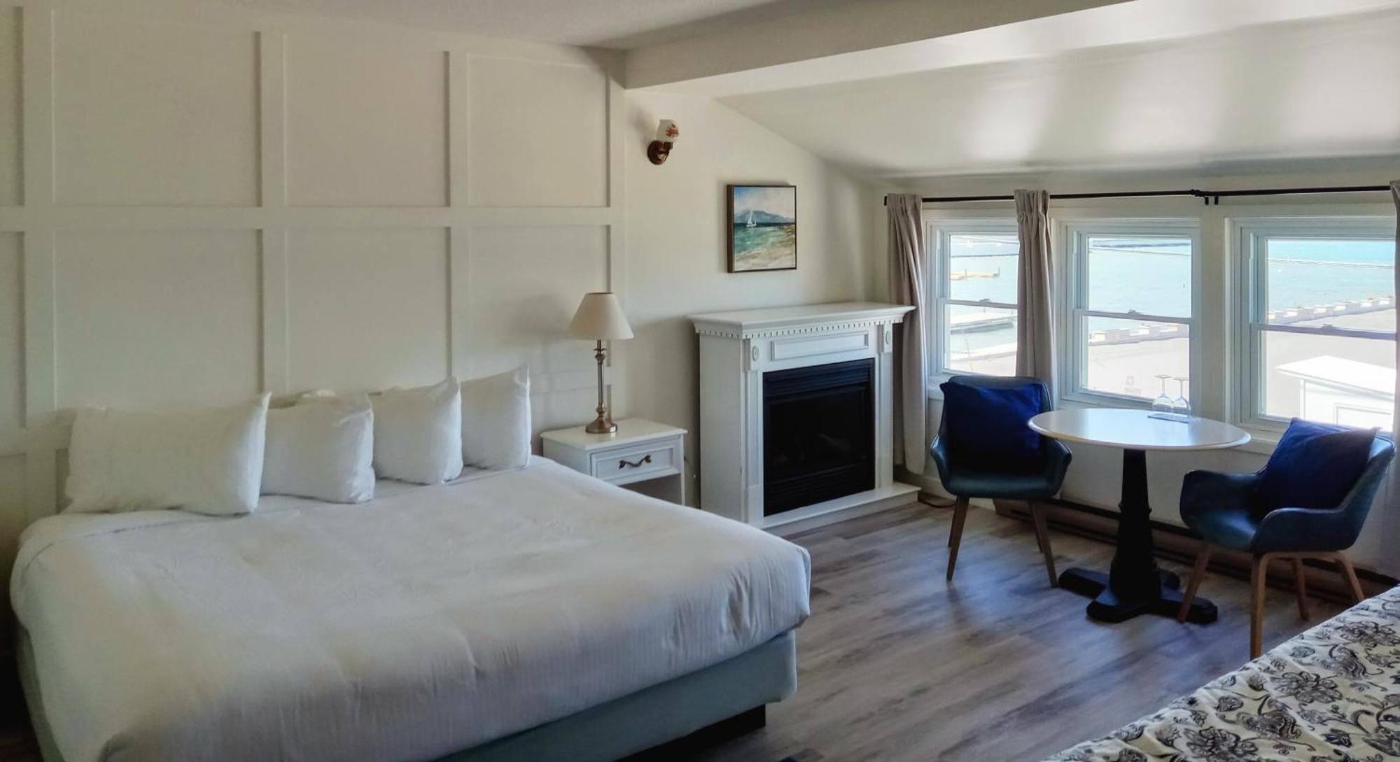 Hotel Wolfe Island Marysville Экстерьер фото