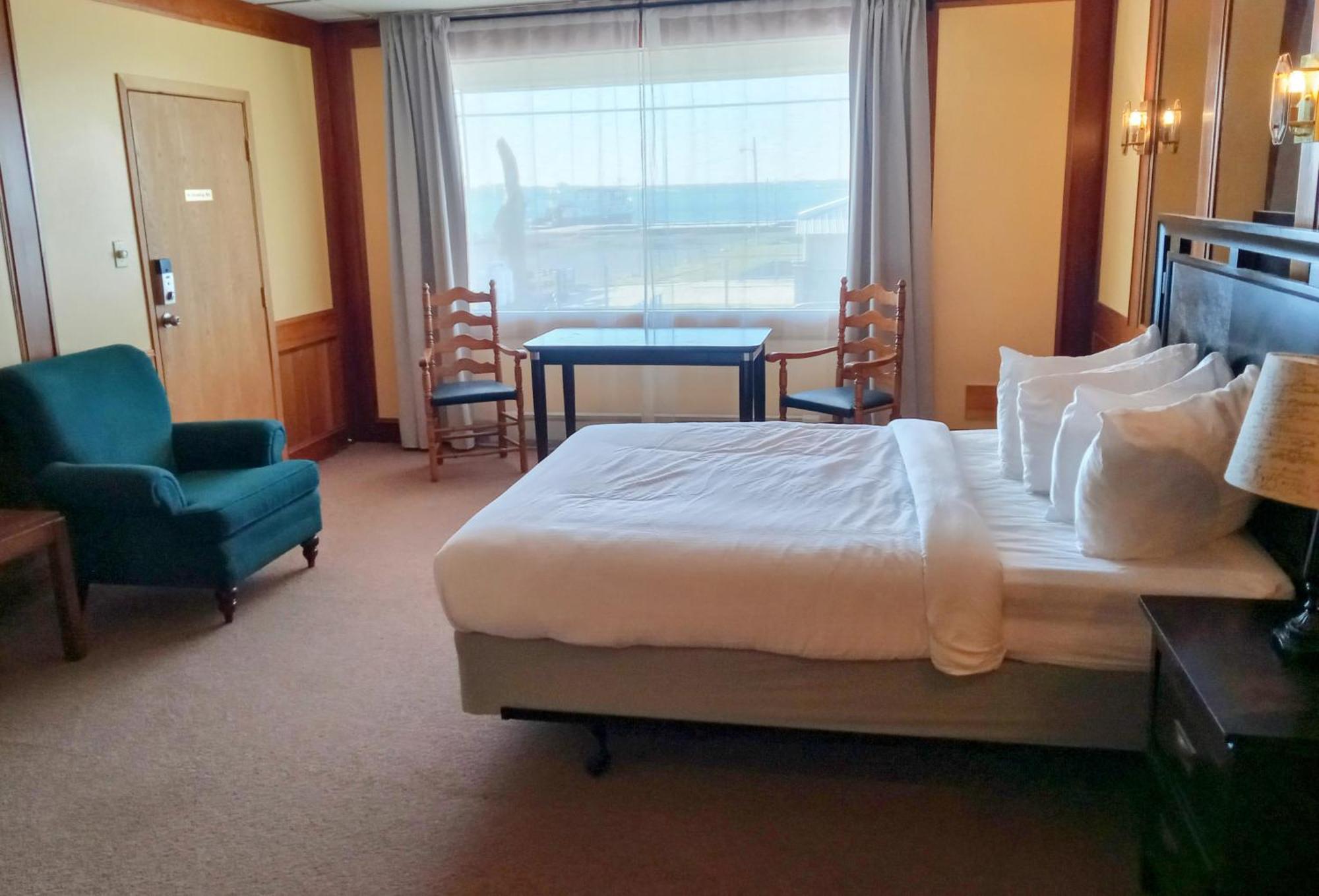 Hotel Wolfe Island Marysville Экстерьер фото