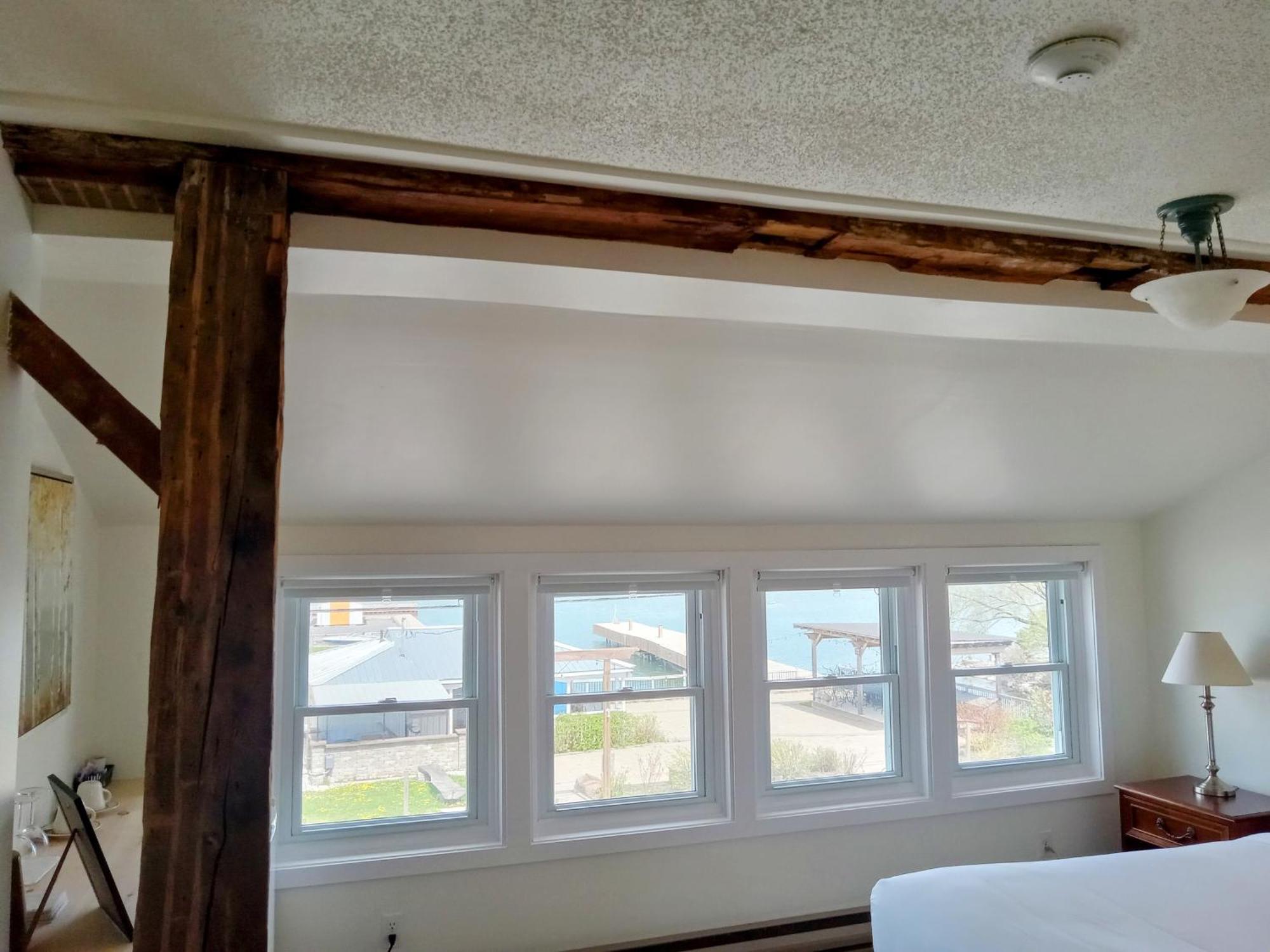 Hotel Wolfe Island Marysville Экстерьер фото