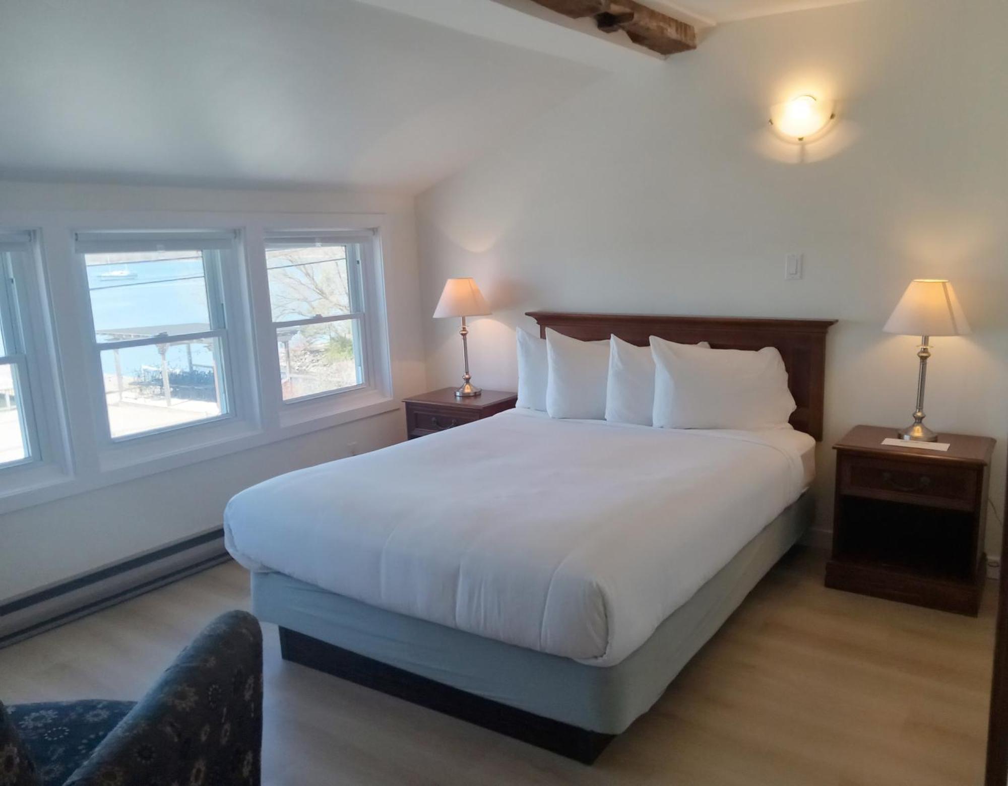 Hotel Wolfe Island Marysville Экстерьер фото