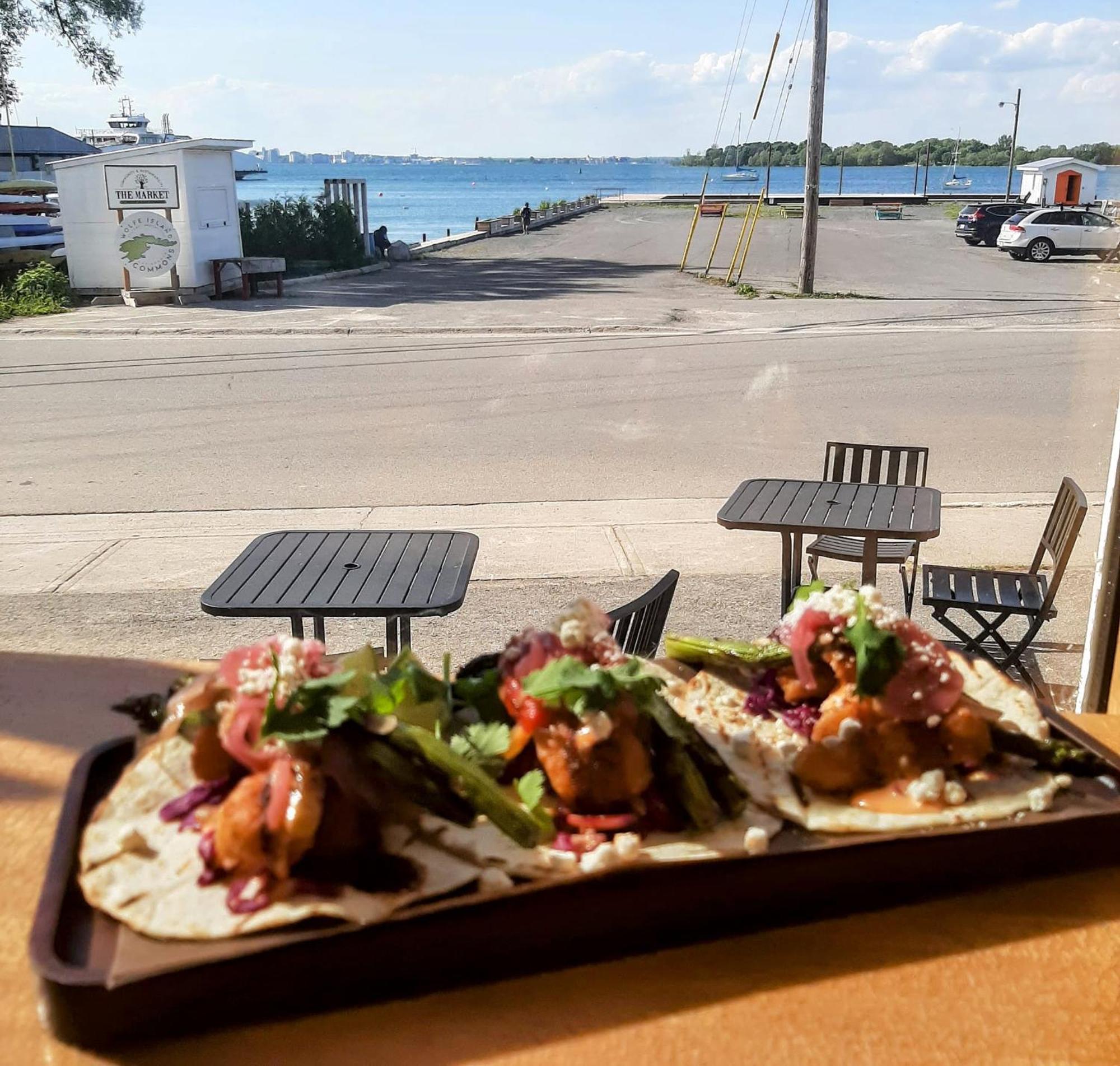 Hotel Wolfe Island Marysville Экстерьер фото