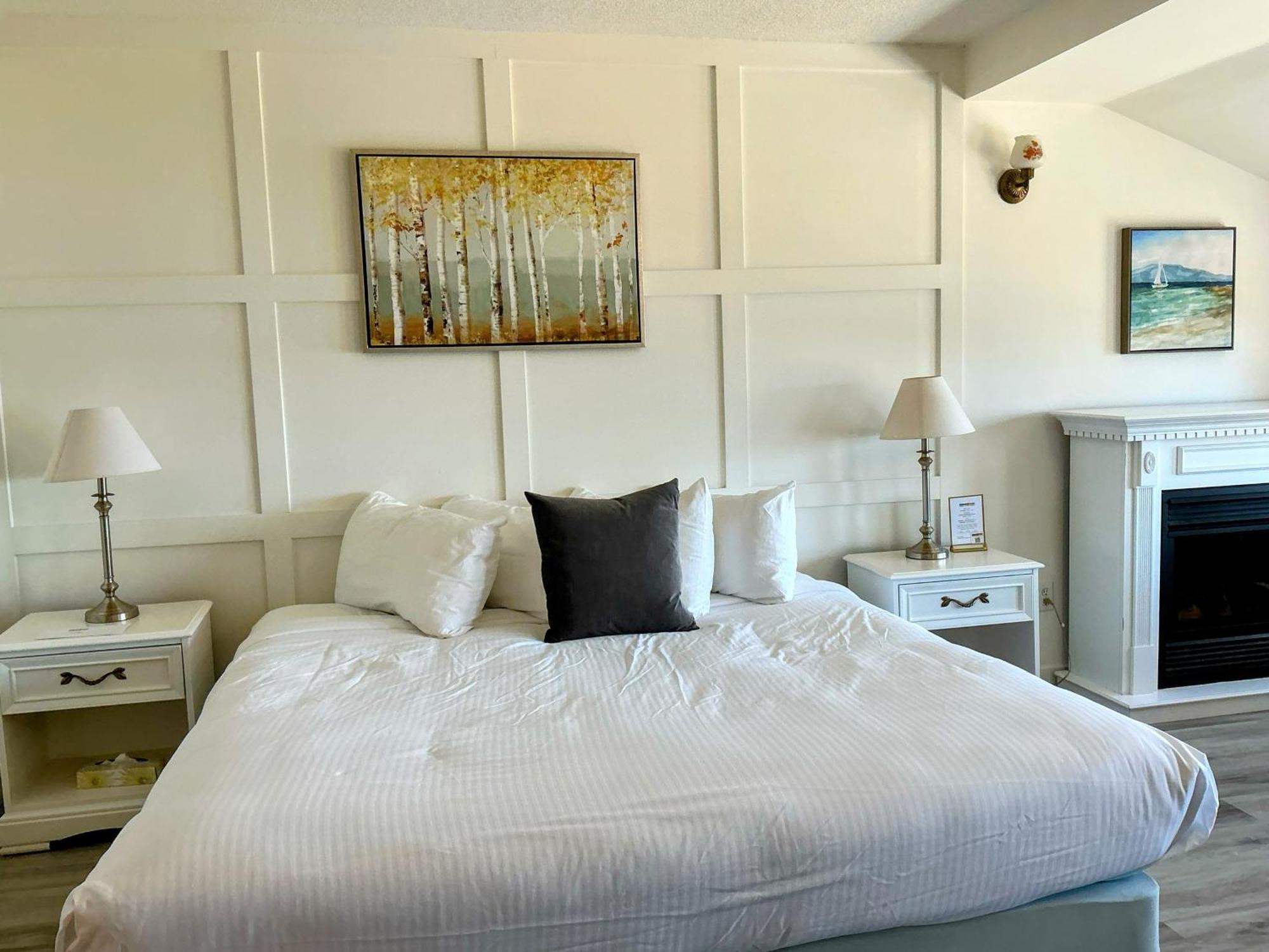 Hotel Wolfe Island Marysville Экстерьер фото